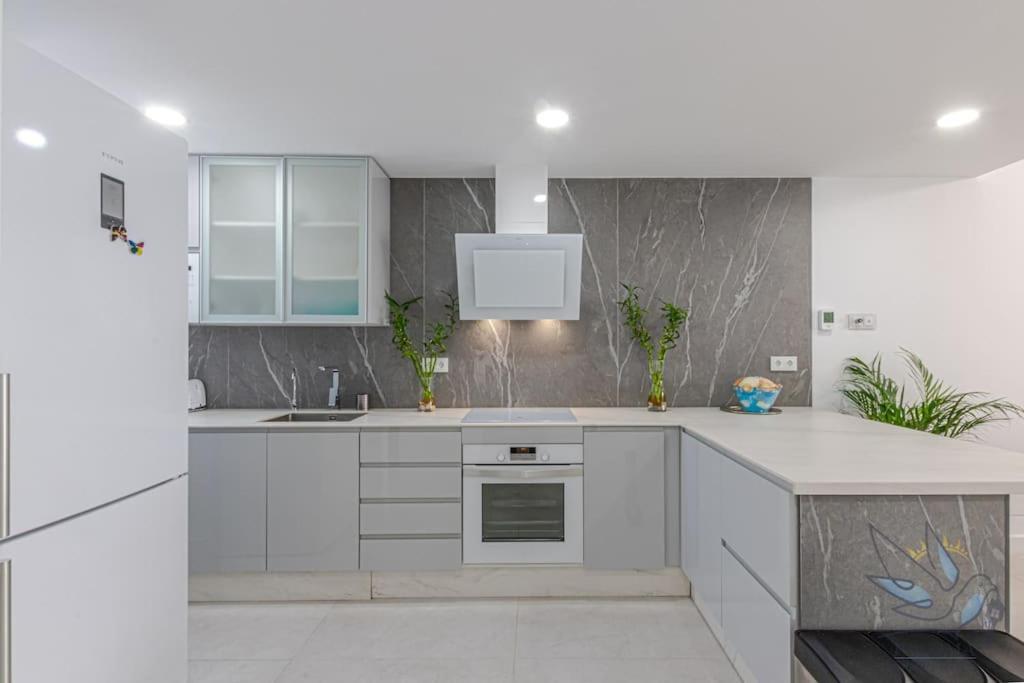 Puerto Marina Luxury 2Bdr Apartment With Sea View Benalmadena Exterior photo